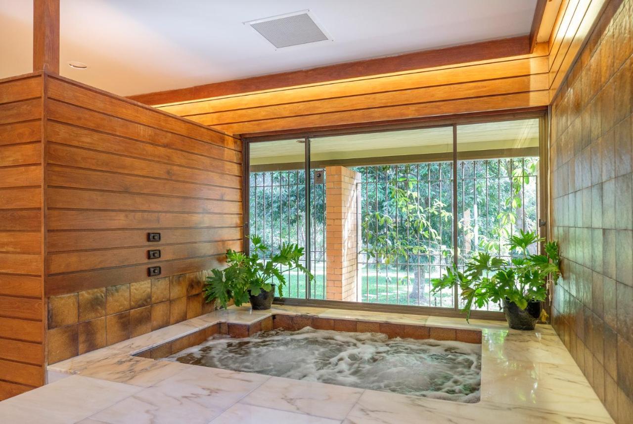 Spacious Hideaway Retreat, Brookfield, Brisbane Bagian luar foto